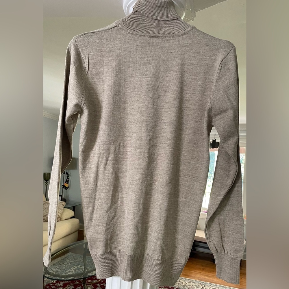 Tailored Recreation men’s wool blend Turtleneck size large. Color Tan